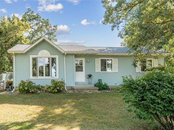 3766 Greens Grove Road , Center Point, IA 52213