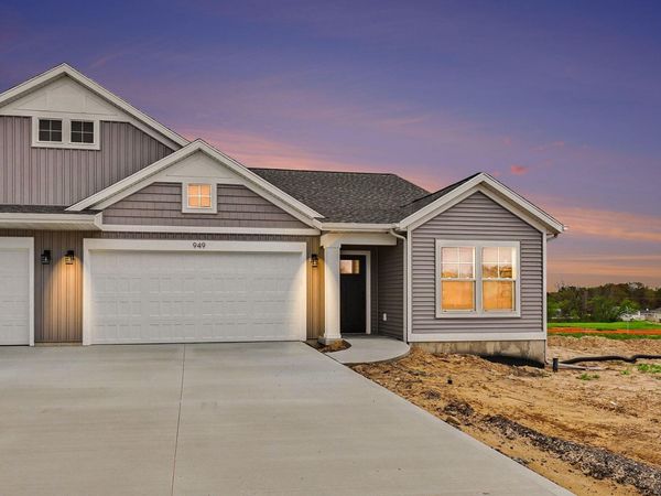 949 Scioto Drive NW, Unit 17, Comstock Park, MI 49321