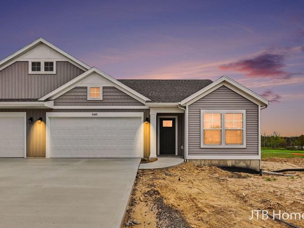 949 Scioto Drive NW, Unit 17, Comstock Park, MI 49321