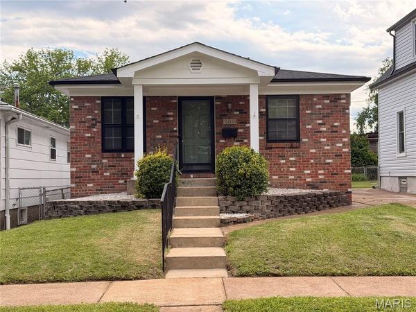 5404 Quincy Street , St Louis, MO 63109