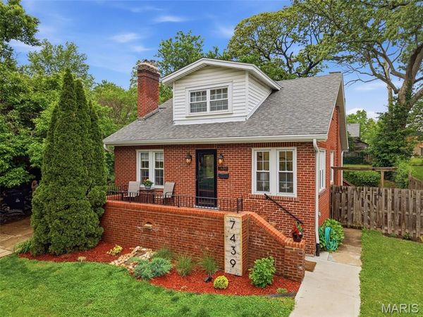 7439 Wellington Avenue , University City, MO 63130