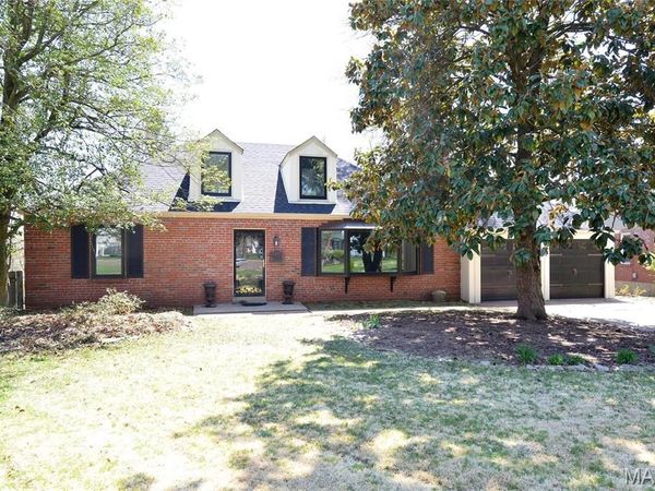 4 Girard , St Louis, MO 63119