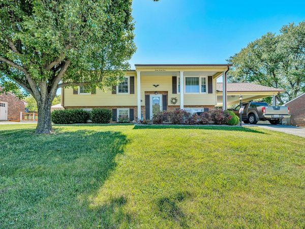 3033 Parham DR, Roanoke, VA 24014