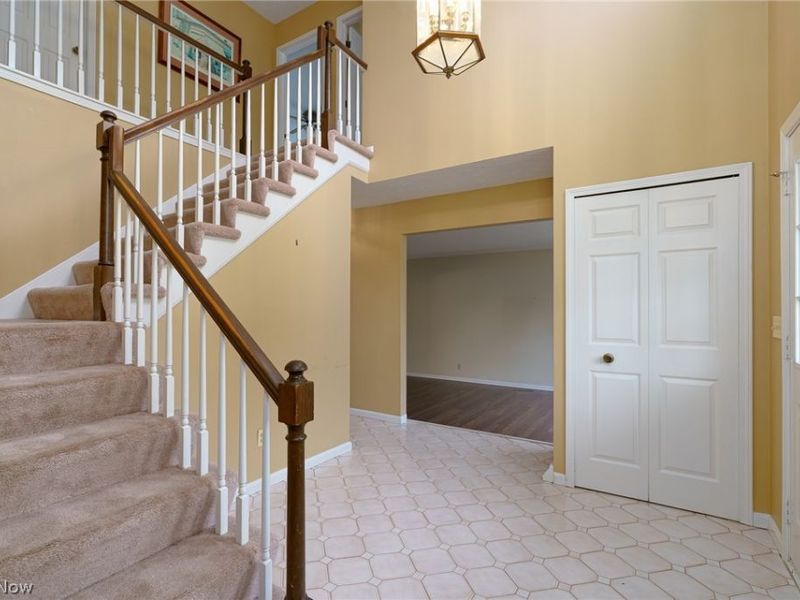 27111 Newton Circle , North Olmsted, OH 44070 Photo 7