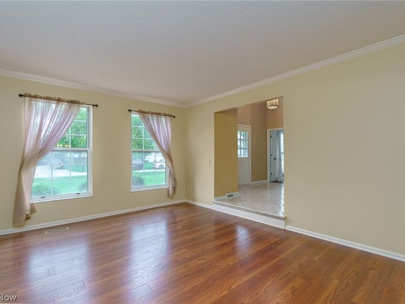 27111 Newton Circle , North Olmsted, OH 44070 Photo 9