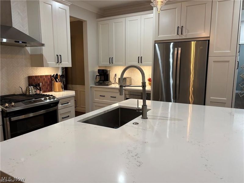 14193 Fernwood Circle , Strongsville, OH 44136 Photo 6