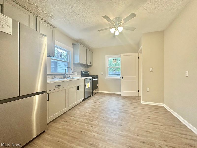7503 Outlook Avenue , Brooklyn, OH 44144 Photo 5
