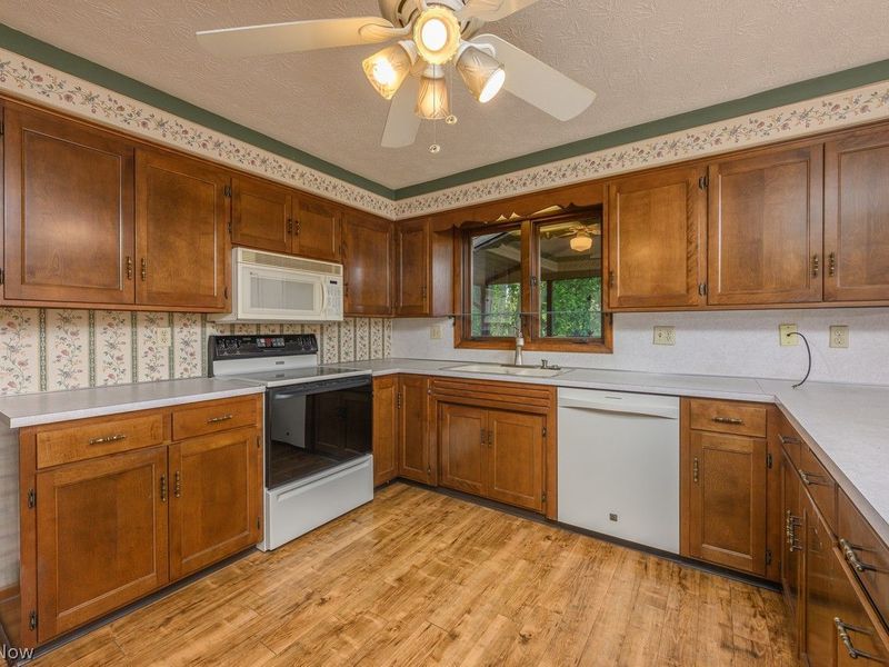 4600 Greenmeadow Avenue NW, Canton, OH 44709 Photo 4