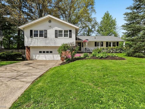 2063 Larchmont Road , Akron, OH 44313