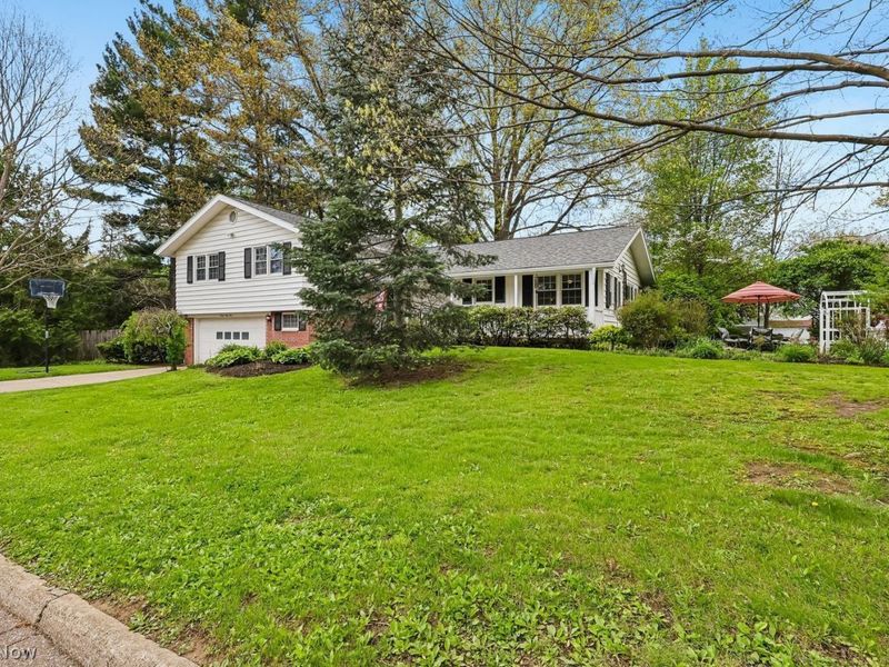 2063 Larchmont Road , Akron, OH 44313 Photo 3