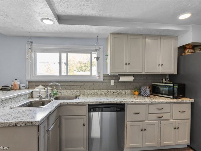 1542 Lake View Avenue , Madison, OH 44057 Photo 26