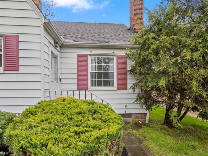 1393 Dorsh Road , South Euclid, OH 44121 Photo 3