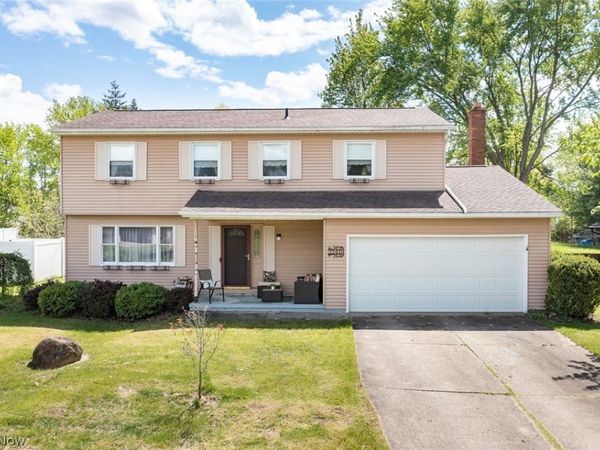 22419 Jonathan Drive , Strongsville, OH 44149