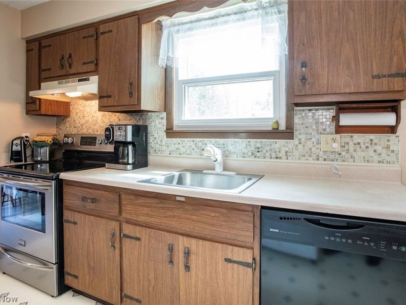 22419 Jonathan Drive, Strongsville, OH 44149 Photo 7