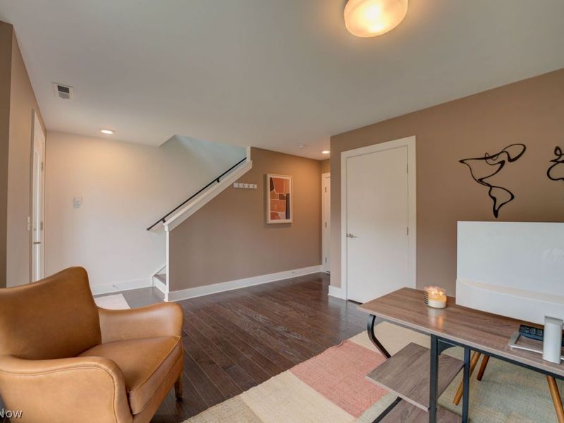 1238 W 70th Street , Cleveland, OH 44102 Photo 5
