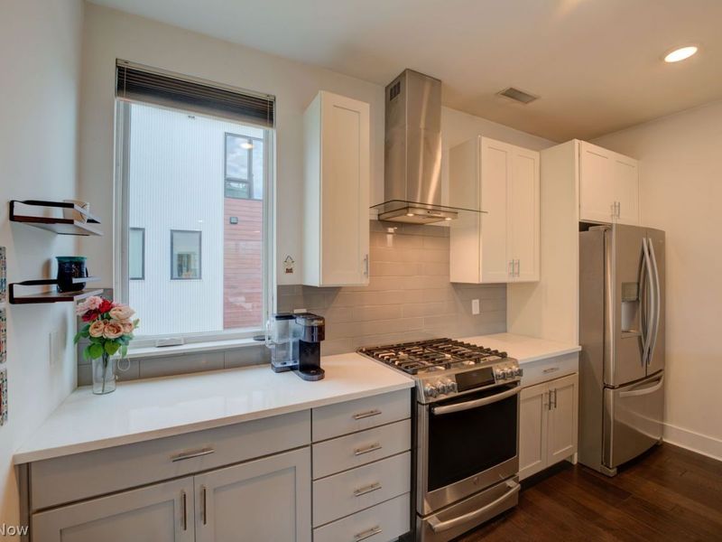 1238 W 70th Street , Cleveland, OH 44102 Photo 7