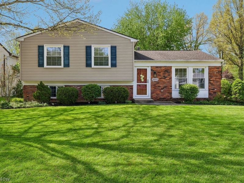 26915 Oxford Park Lane , Olmsted Township, OH 44138 Photo 1