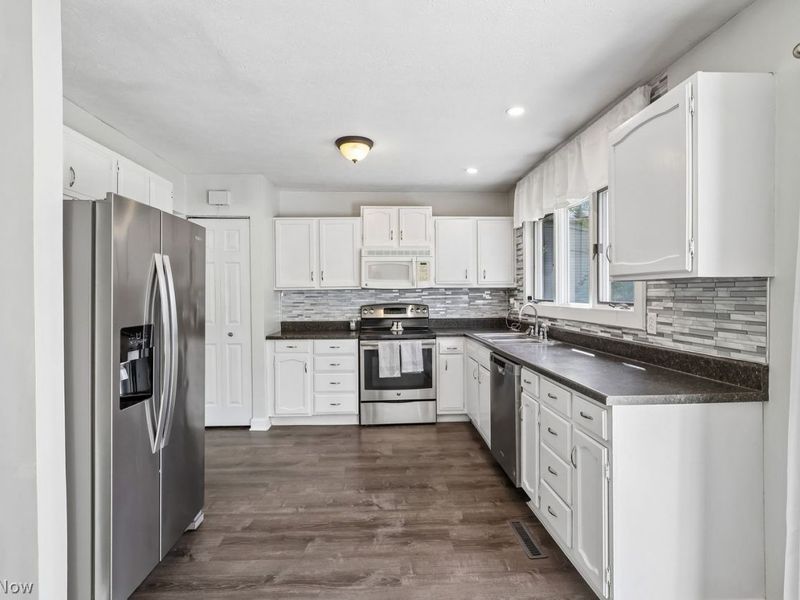 26915 Oxford Park Lane , Olmsted Township, OH 44138 Photo 12