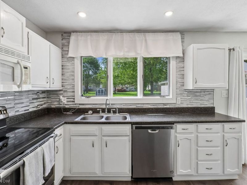 26915 Oxford Park Lane , Olmsted Township, OH 44138 Photo 14