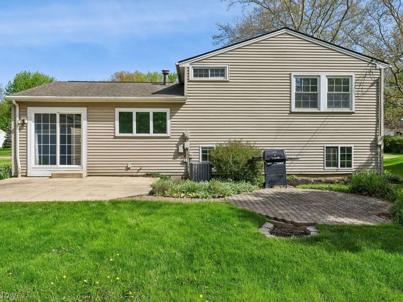 26915 Oxford Park Lane , Olmsted Township, OH 44138 Photo 3