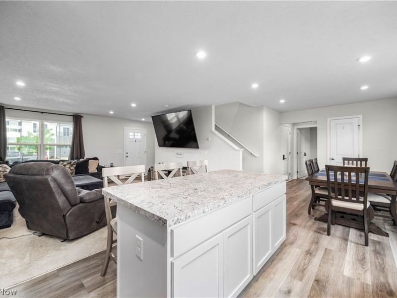 4741 Olivia Way , Lorain, OH 44053 Photo 8