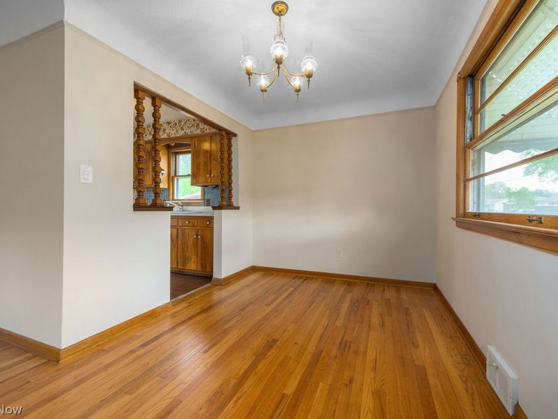 6456 Anita Drive , Cleveland, OH 44130 Photo 13