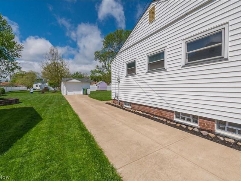 6456 Anita Drive , Cleveland, OH 44130 Photo 36
