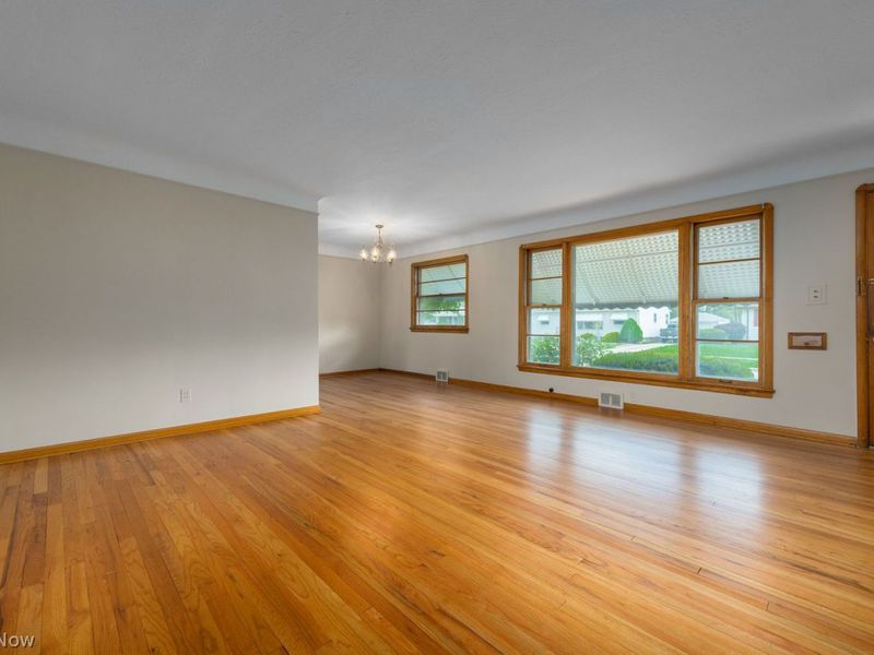 6456 Anita Drive , Cleveland, OH 44130 Photo 9