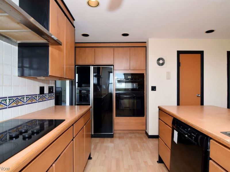 13800 Shaker Boulevard , Unit 1208, Cleveland, OH 44120 Photo 14