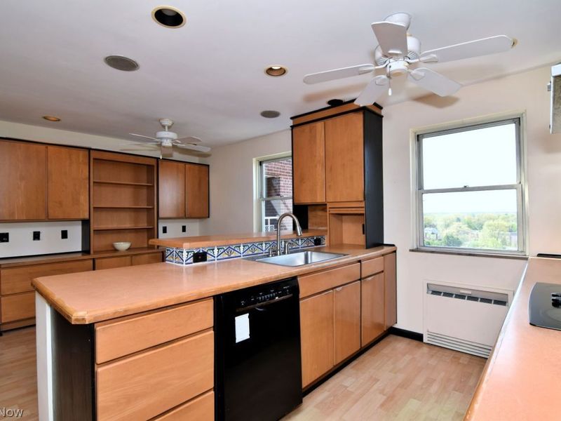 13800 Shaker Boulevard , Unit 1208, Cleveland, OH 44120 Photo 16