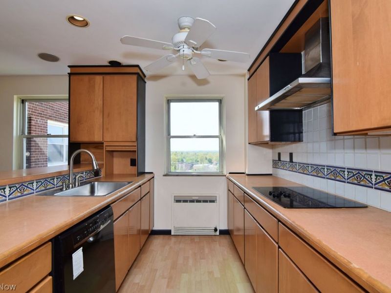 13800 Shaker Boulevard , Unit 1208, Cleveland, OH 44120 Photo 17