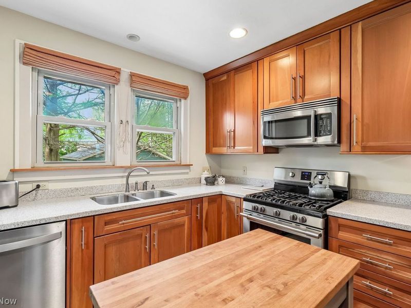 2908 Warrington Road , Shaker Heights, OH 44120 Photo 21