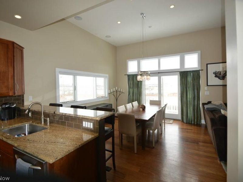 Cleveland, OH 44113 Photo 12