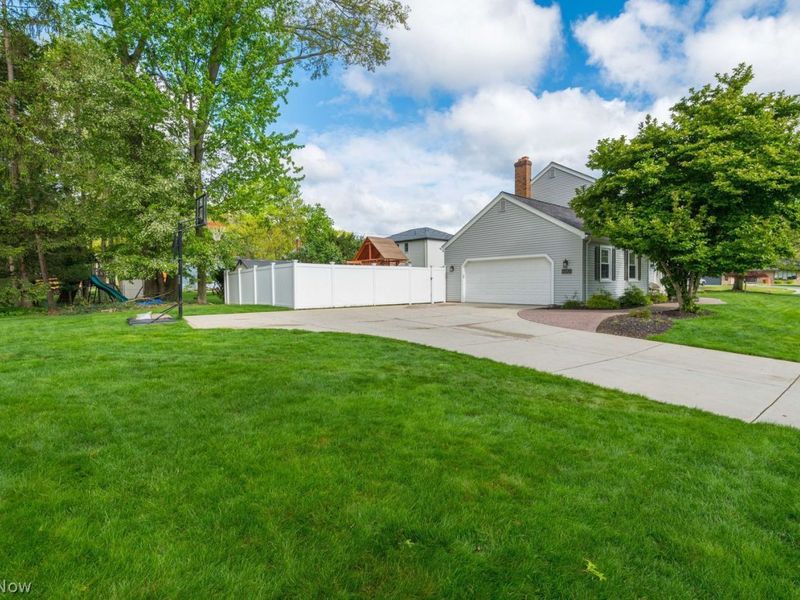 2220 Beechwood Drive , Westlake, OH 44145 Photo 38