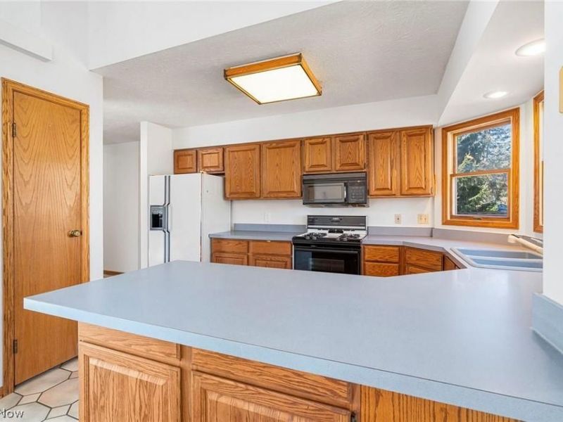 5913 Fulton Drive NW, Canton, OH 44718 Photo 7