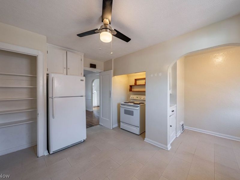 3301 W 165th Street , Cleveland, OH 44111 Photo 24