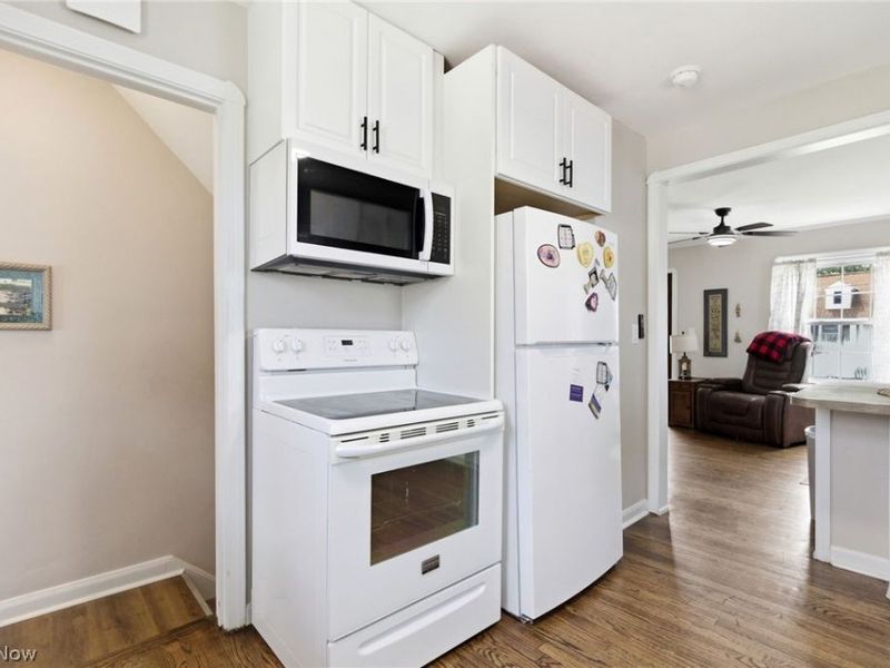 419 E 326th Street, Willowick, OH 44095 Photo 13