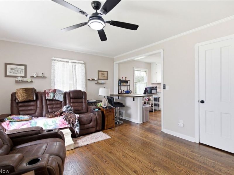 419 E 326th Street, Willowick, OH 44095 Photo 8