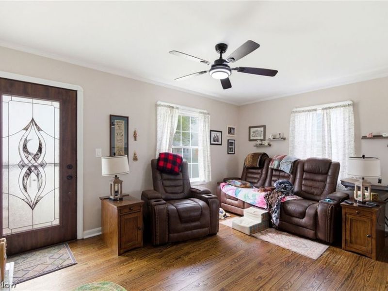 419 E 326th Street, Willowick, OH 44095 Photo 9