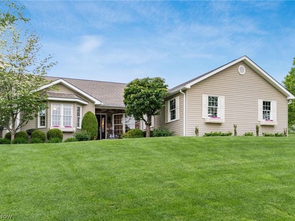 2770 Ash Meadows Boulevard , Zanesville, OH 43701