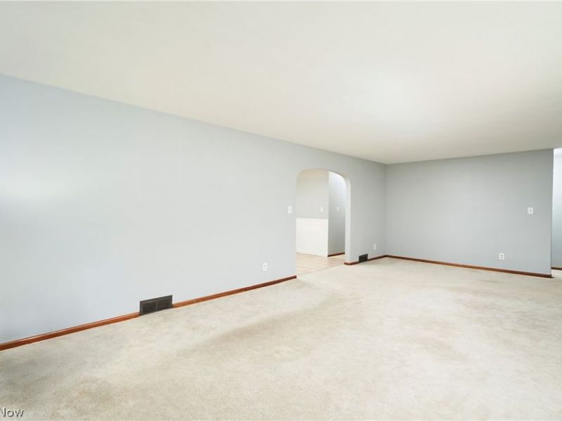 1103 Owsley Road, Mc Donald, OH 44437 Photo 4