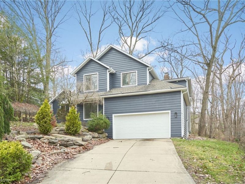 718 Stonecliff Drive , Akron, OH 44313 Photo 1