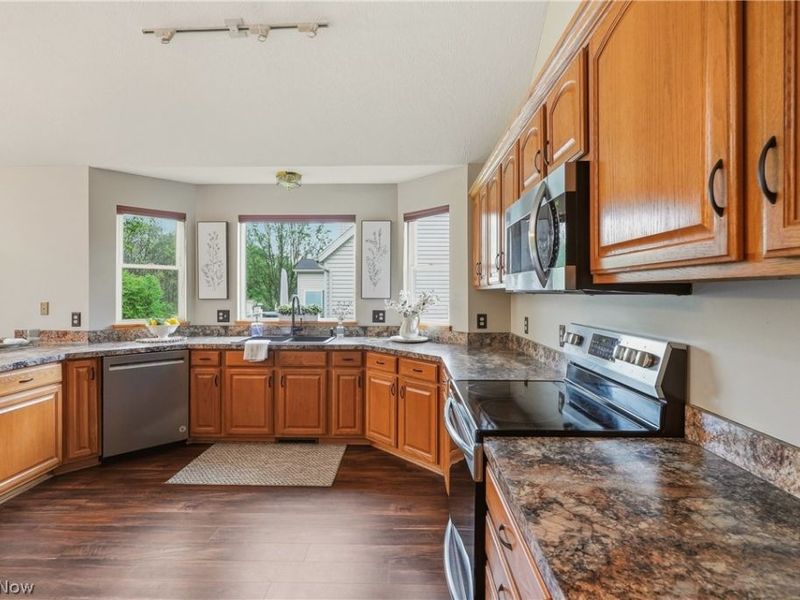 859 Kings Cross Drive, Wadsworth, OH 44281 Photo 18