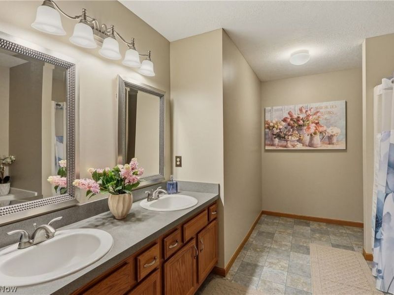 859 Kings Cross Drive, Wadsworth, OH 44281 Photo 21
