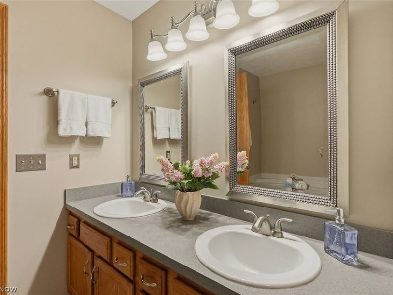 859 Kings Cross Drive, Wadsworth, OH 44281 Photo 22