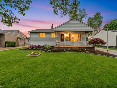 15425 Richard Drive, Brook Park, OH 44142