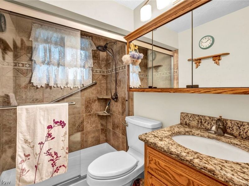15425 Richard Drive , Brook Park, OH 44142 Photo 10