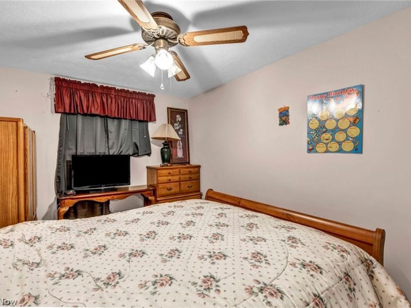 15425 Richard Drive , Brook Park, OH 44142 Photo 20