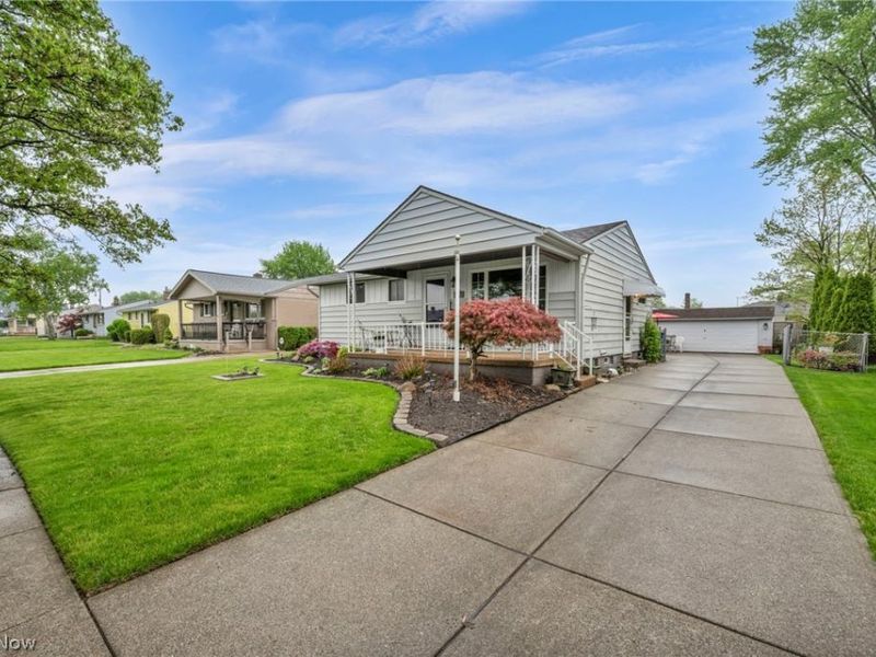 15425 Richard Drive , Brook Park, OH 44142 Photo 3