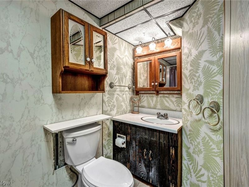 15425 Richard Drive , Brook Park, OH 44142 Photo 38
